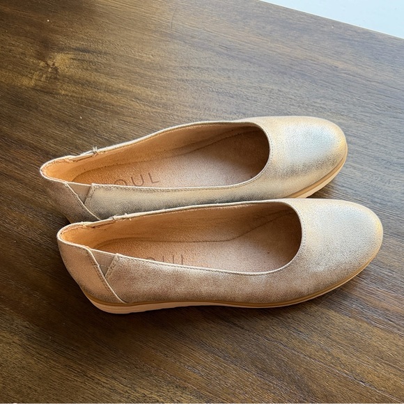 Naturalizer Women's Gold Flats - Picture 2 of 5